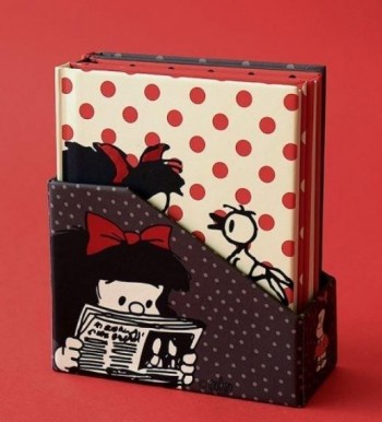 SET 3 MINI CUADERNOS CON CAJA MAFALDA